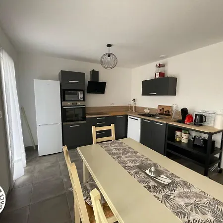 Maison Pmr Avec Jardin, 8 Km De St-gilles-croix-de-vie, 3 Chambres, Wifi Et Velos - Fr-1-426-540
